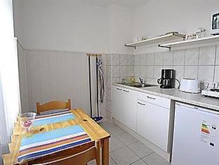 Kolo 77 Отель *